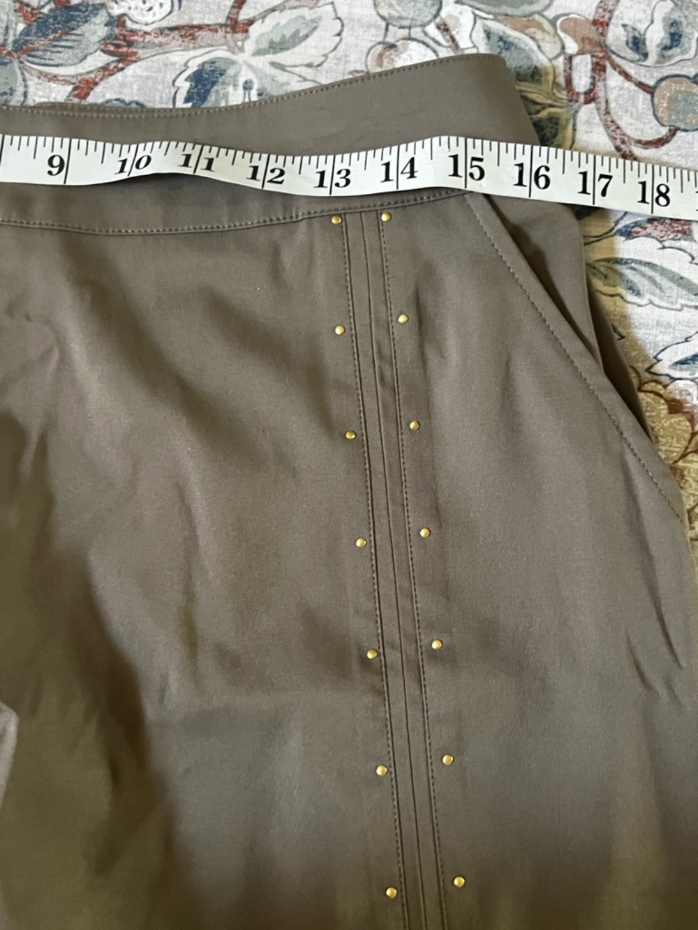 Tail Activewear Taupe Golf Skort/Shorts Studded Trim Tennis Athletic Chic Size 4 - Picture 5 of 7
